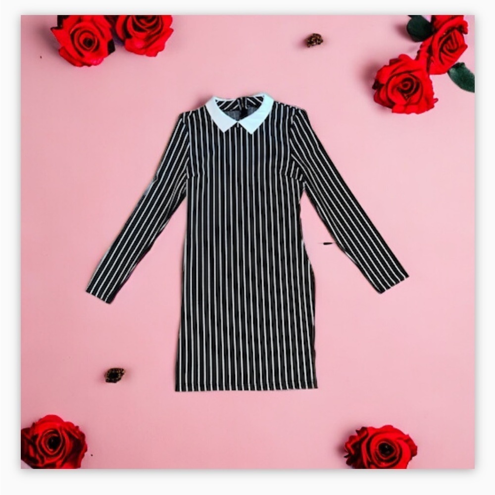 Revamped
Black White Pinstripe Collared Dress M
Wednesday Addams Goth - Picture 12 of 15